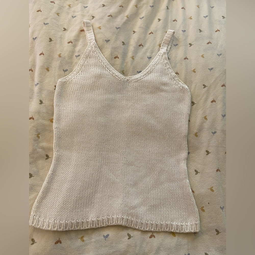 Sleeveless knit top